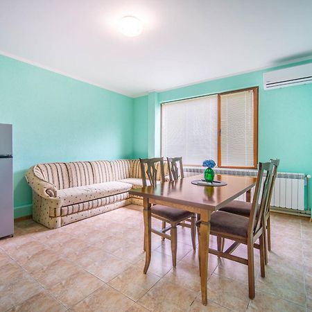 Апартамент Морски Бриз Baltsjik Buitenkant foto